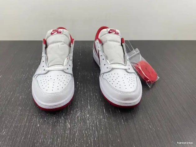 HYPE Low Red Jordan Varsity 1 705329-101 White Retro 0518